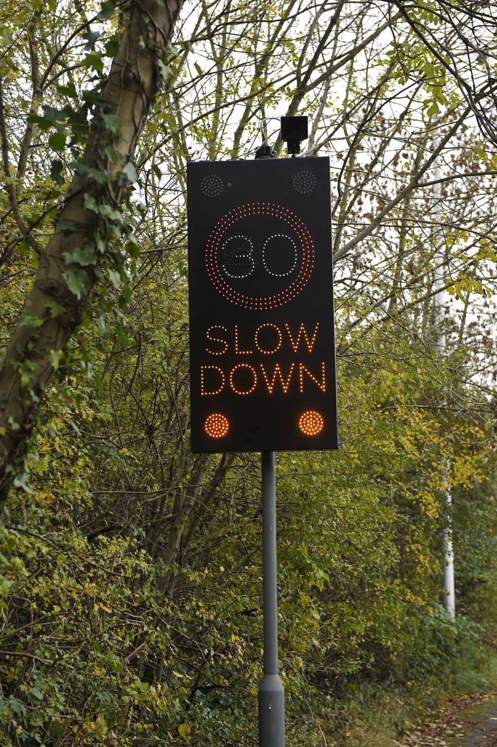 A 30mph speed limit warning sign