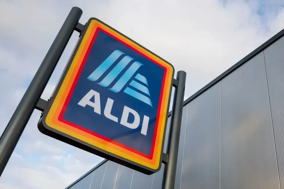 A large Aldi sign