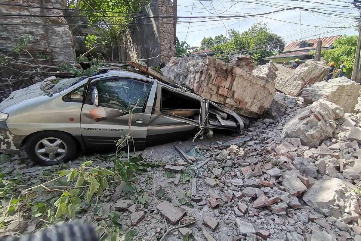 Earthquake News 7 7 Magnitude Earthquake Hits Philippines As Japan Issues Tsunami Alert