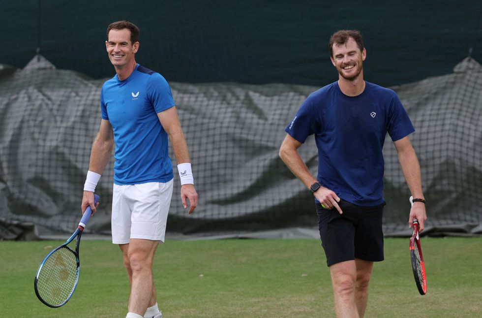 What time is Andy Murray playing at Wimbledon today with brother Jamie ...