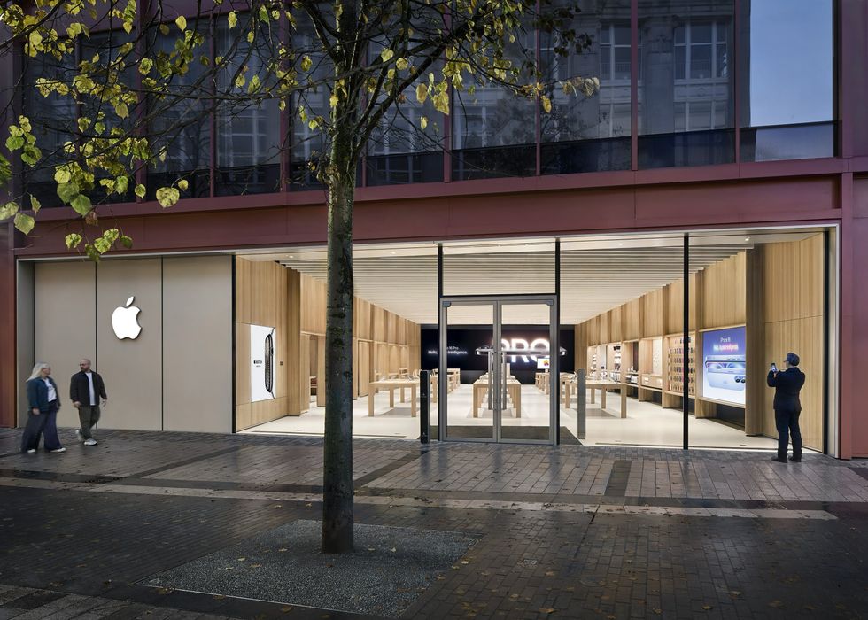 apple store belfast outside