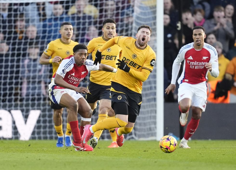 Arsenal Wolves Michael Oliver