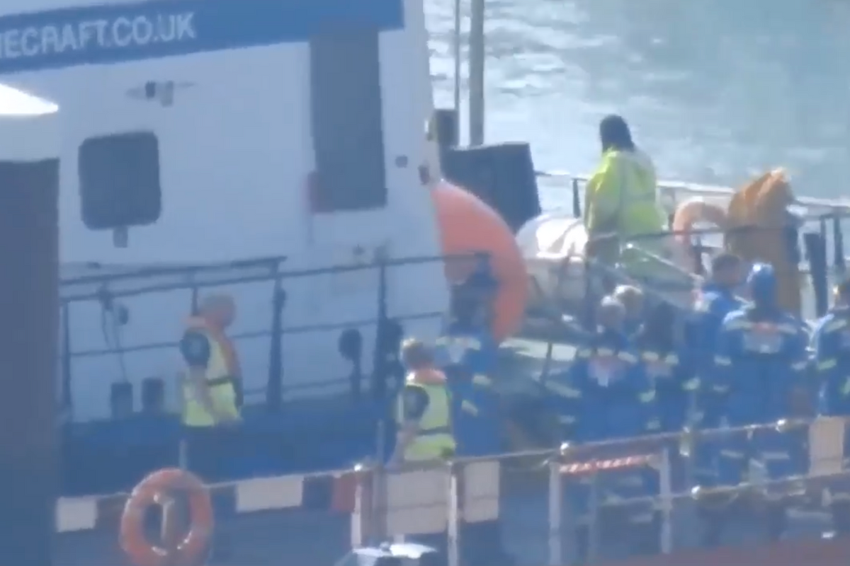 Dramatic English Channel rescue underway with up to 60 migrants in water