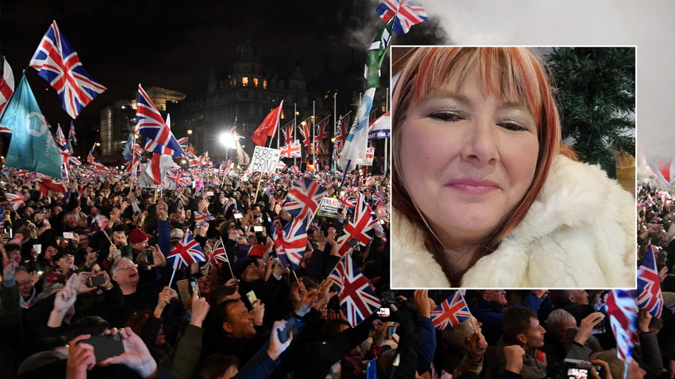 Brexit supporters wave Union flags/Fairbanks