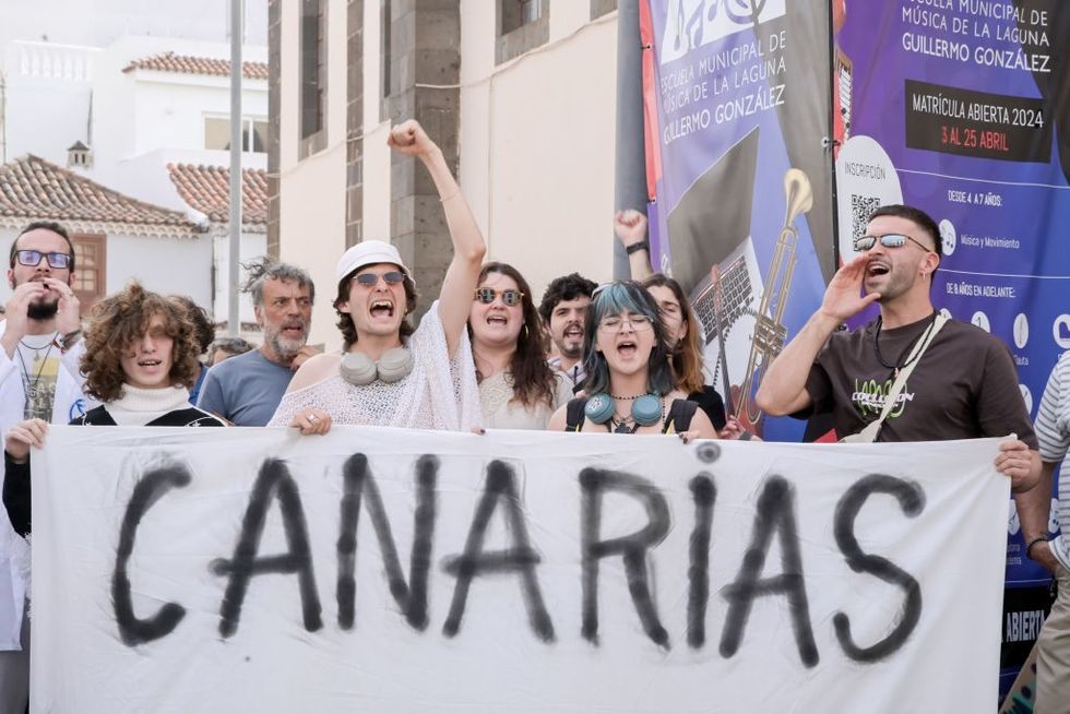 Canarias Se Agota protesting