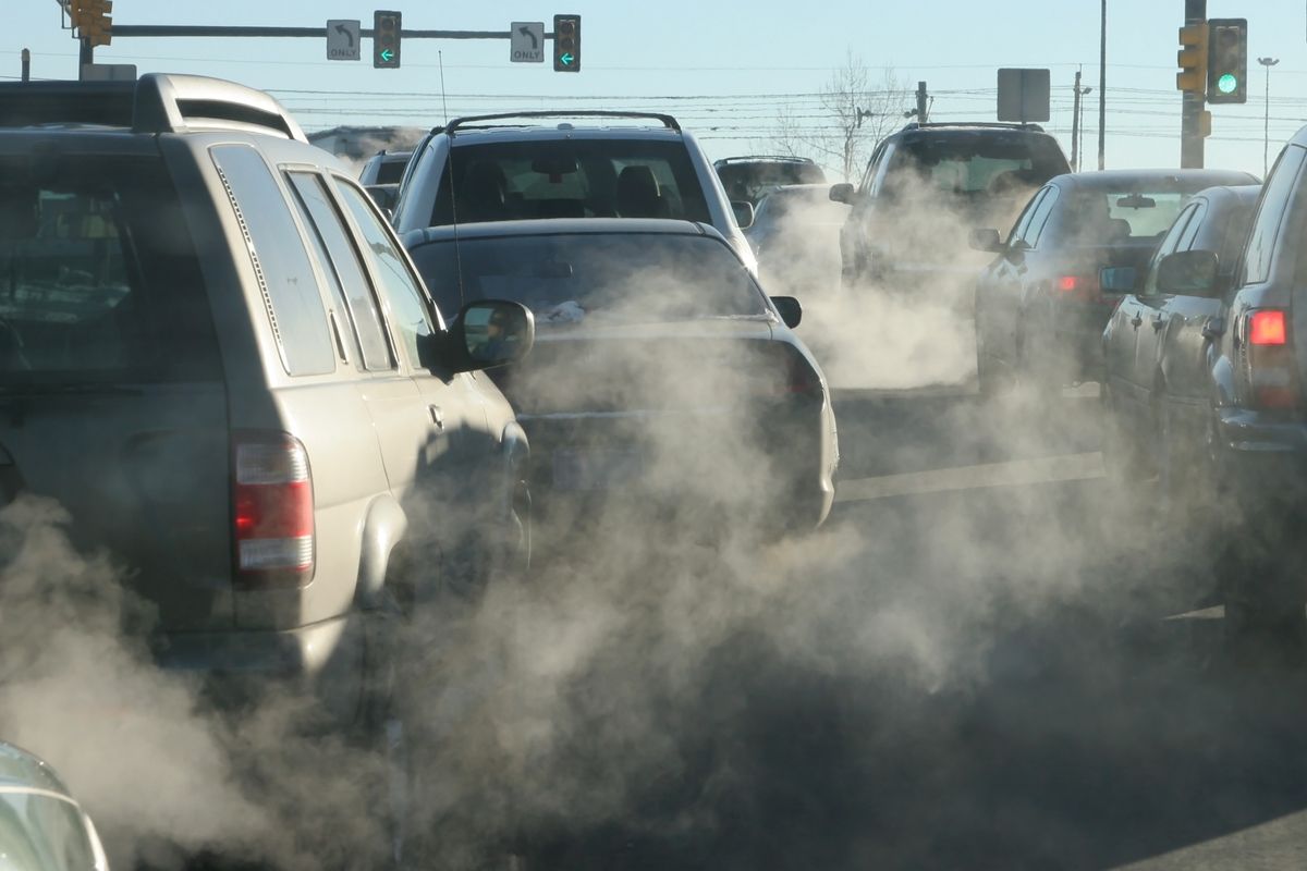 car emissions while in traffic