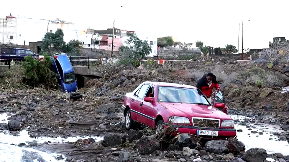 Cars swept away in Spain floods