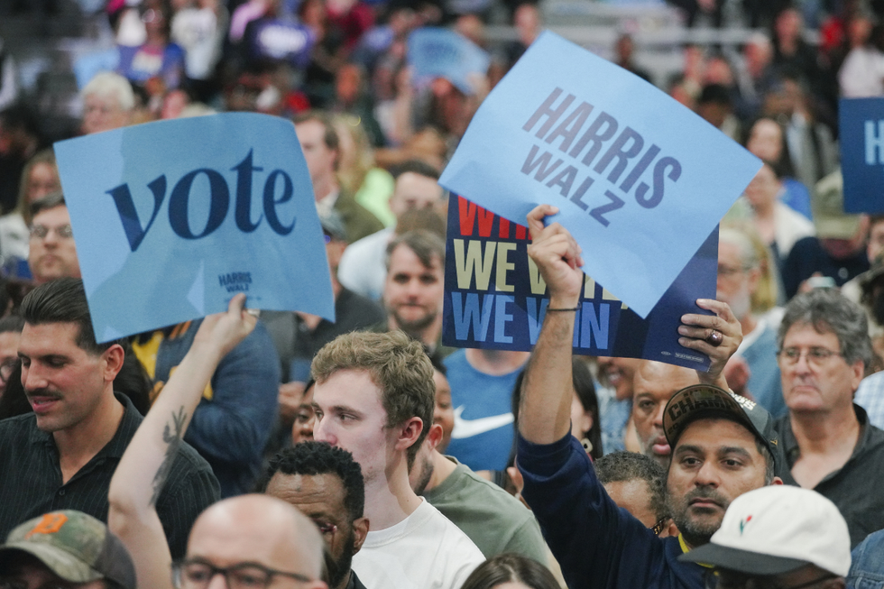 Crowd of Democratic campaigners