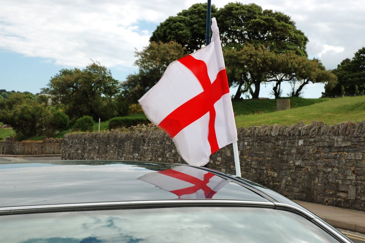 England flag on car