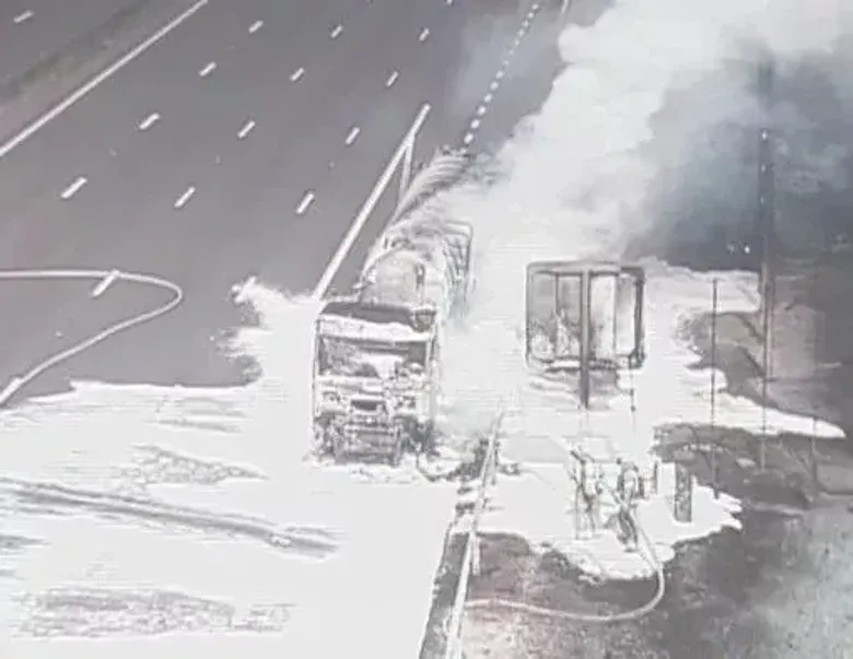 M1 fire Oil tanker explodes into sea of flames on M1 with