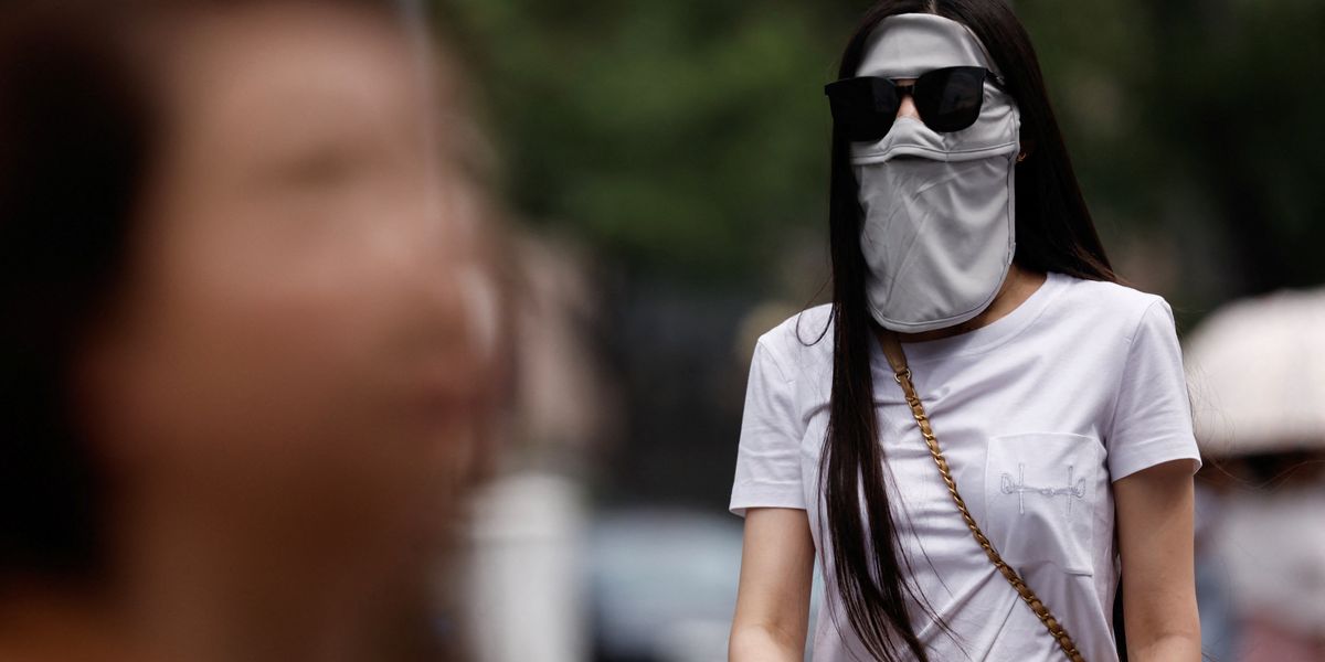 China sees 'facekinis' become new fashion trend amid scorching temperatures
