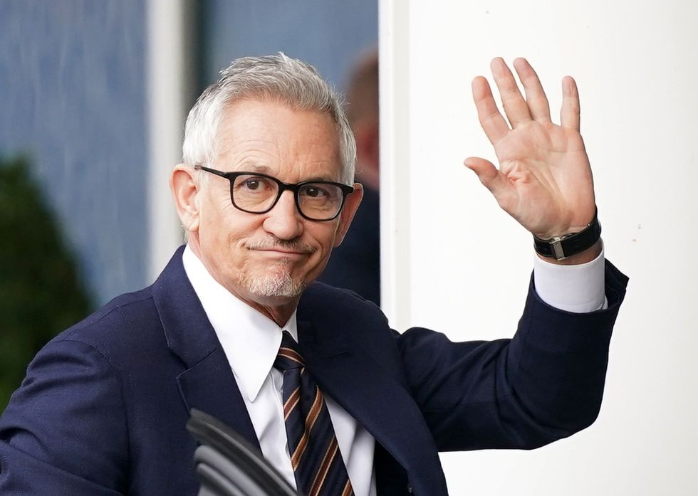 Gary Lineker waving