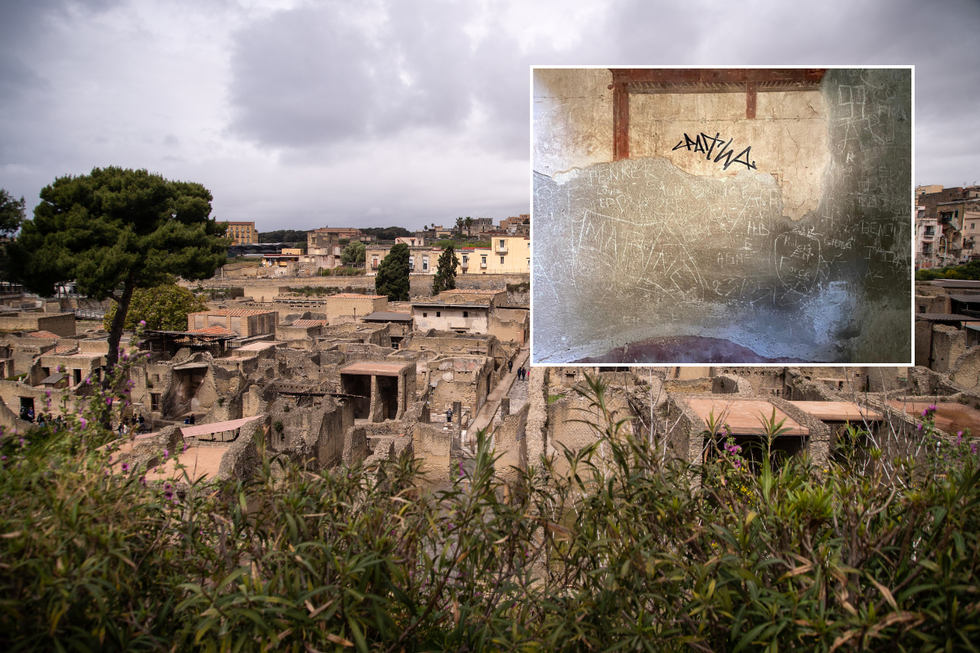 Graffiti on the wall in \u200bHerculaneum