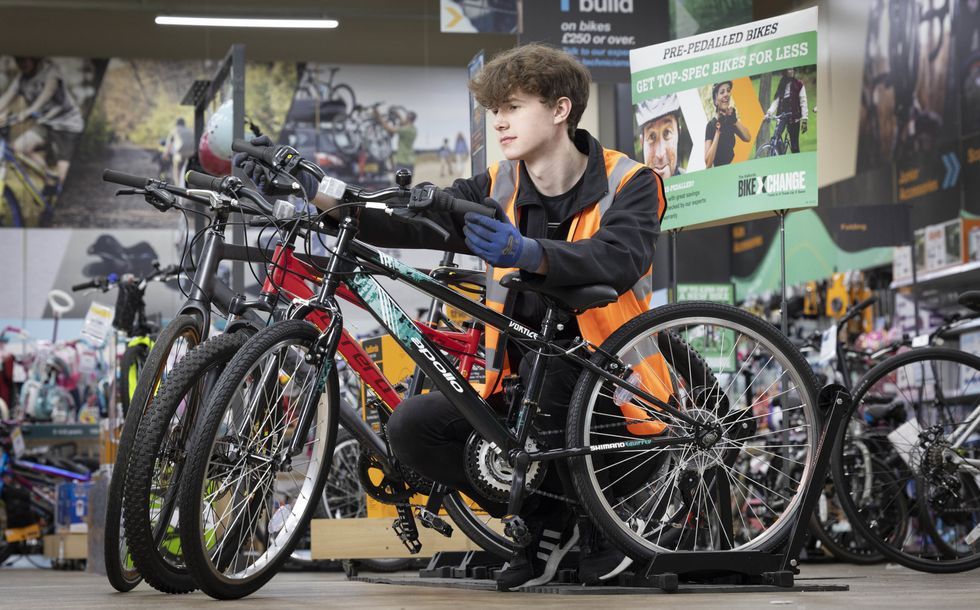 Halfords bike repair