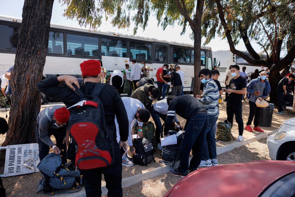 Hundreds of migrants from 'hotbed of Isis' cross US southern border