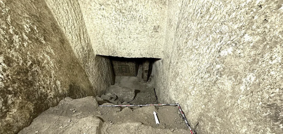 Image of Edi's tomb, buried 50 feet below her father's