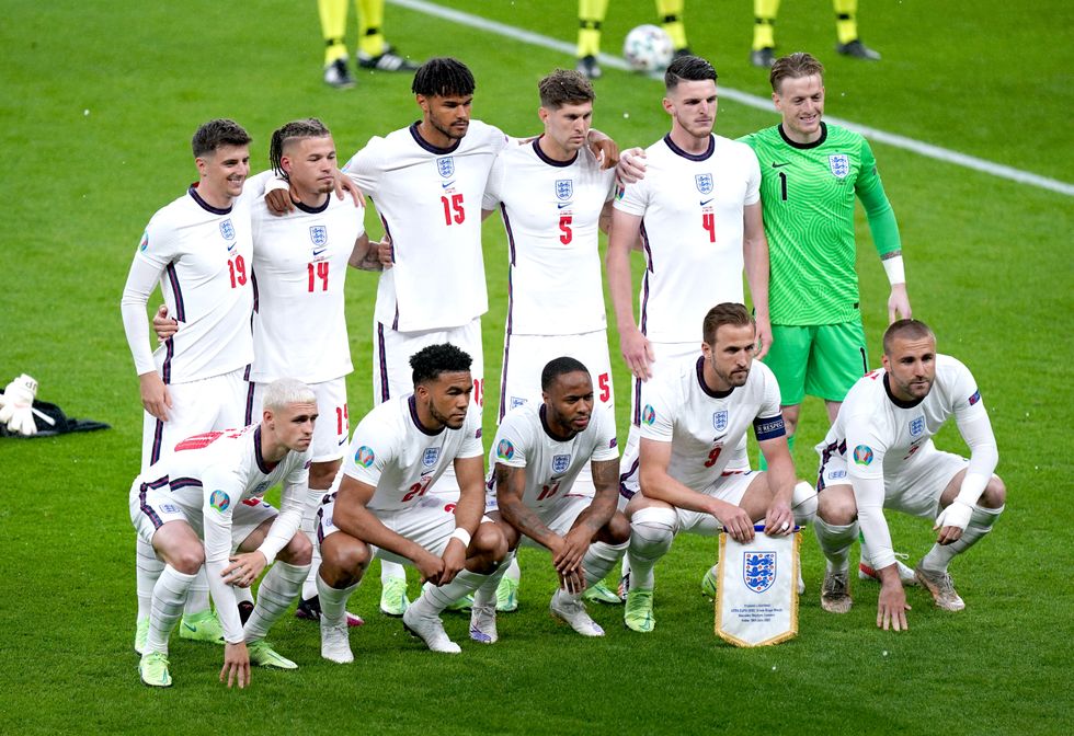 Euro 2020: England advance to knockout stages