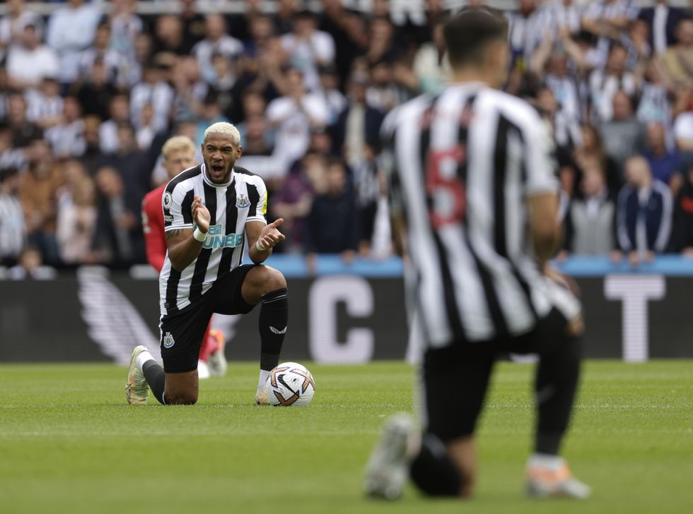 Joelinton takes the knee