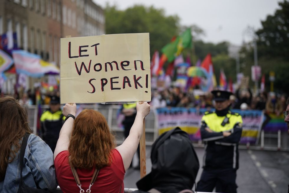 Let Women Speak demonstrators counter-protest a pro transgender rallyu200b