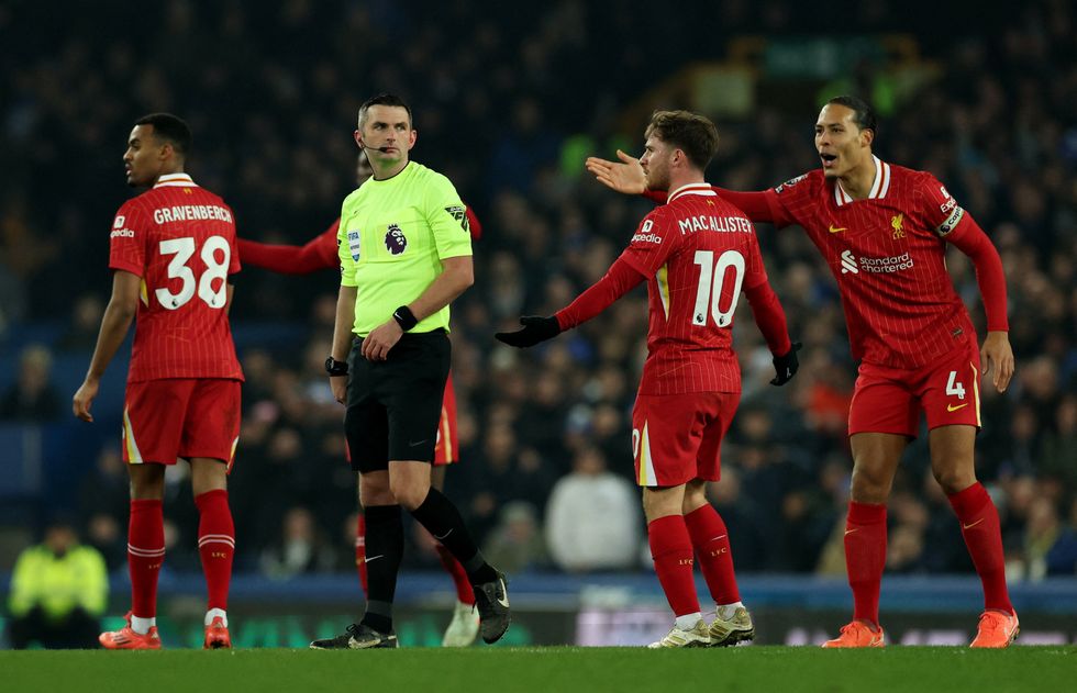 Liverpool players were not happy with Michael Oliver's performance