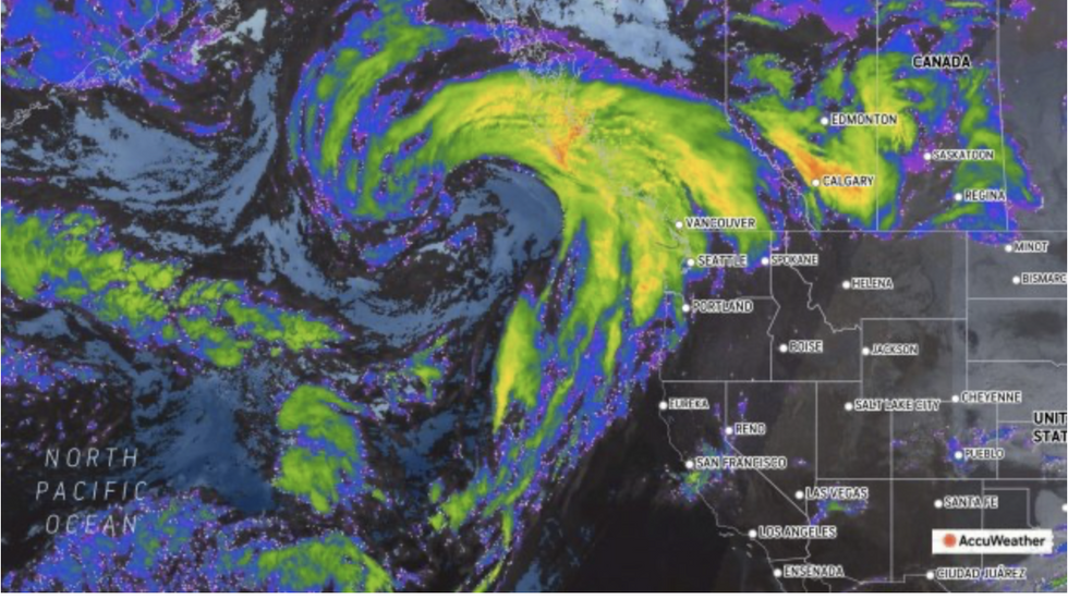 Major storm eyes up the west