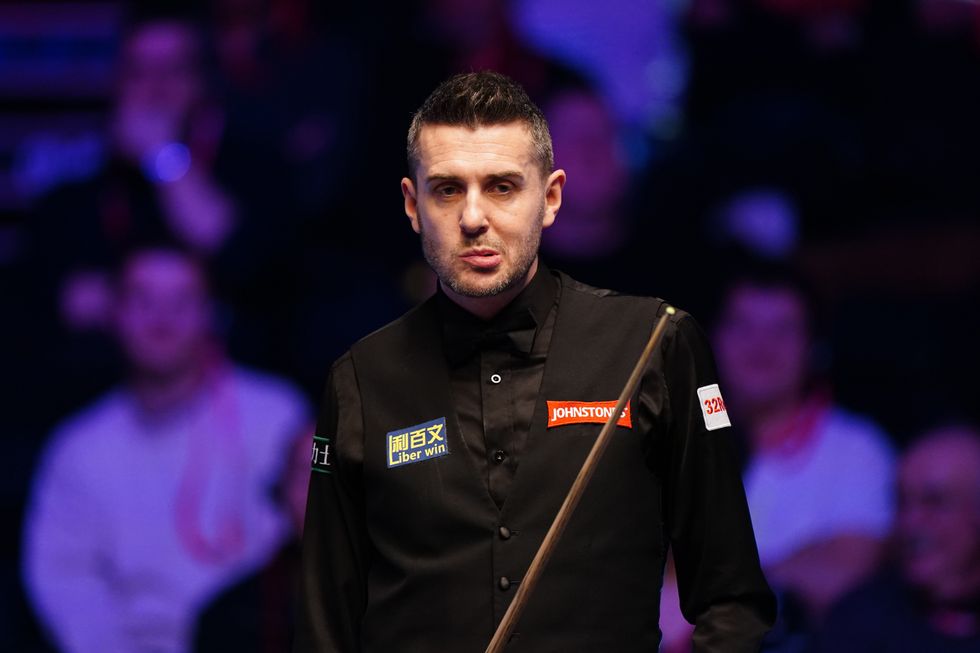 Mark Selby alerted the medical services