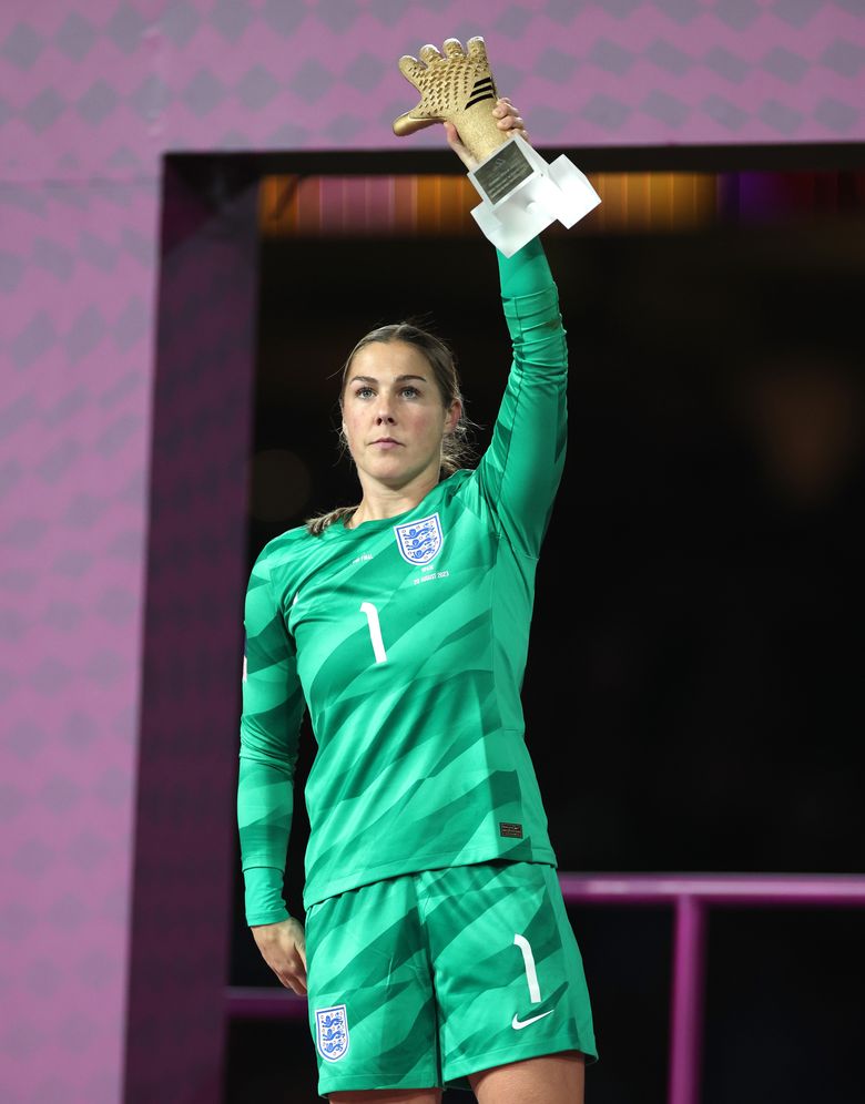 Mary Earps goalkeeper shirts to go on sale after Nike U-turn, England  women's football team