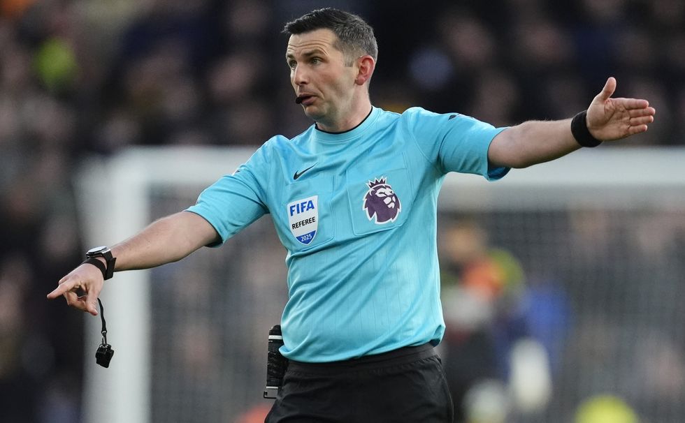 Michael Oliver Arsenal Wolves