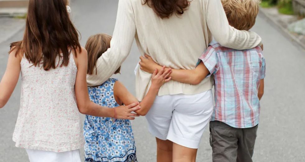 Mum with children