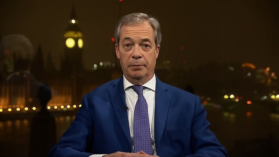 Nigel Farage slams ‘out of touch’ politicians ignoring migrant crisis ...