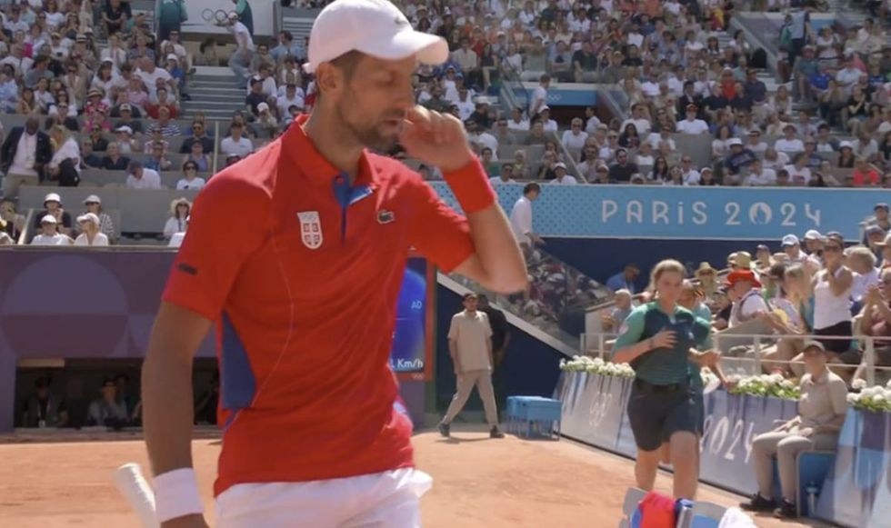 Novak Djokovic reacted to the noise inside Philippe Chatrier