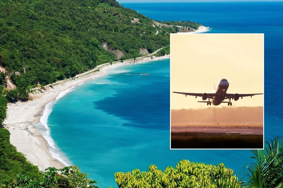 PLANE AND DOMINICAN REPUBLIC BEACH