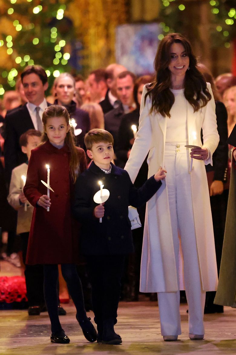 Prince Louis news: Kate Middleton's Christmas photo sparks fan frenzy over young royal