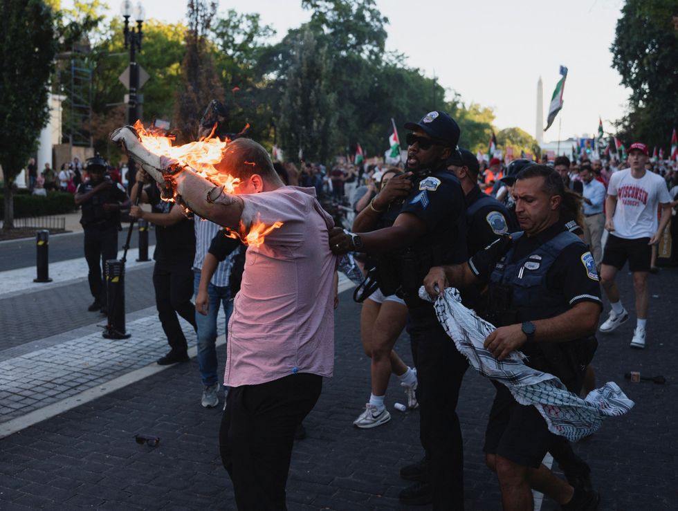 Pro Palestinian protesters outside the White House