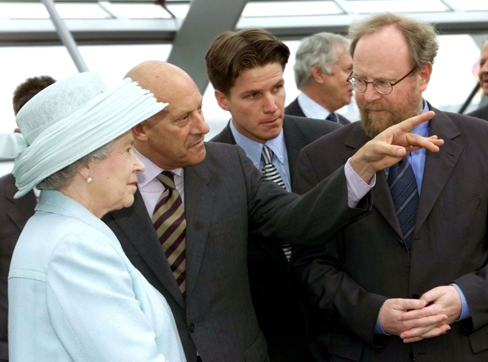 Queen Elizabeth and Lord Norman Foster