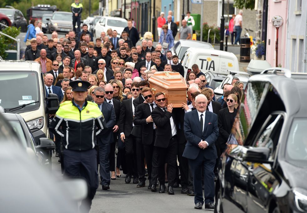 Ronan Keating sings musical tribute and carries brother Ciarán’s coffin ...