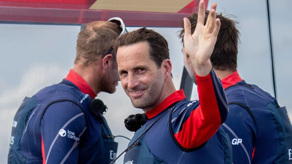 Sir Ben Ainslie was robbed at knifepoint leaving a restaurantu200b