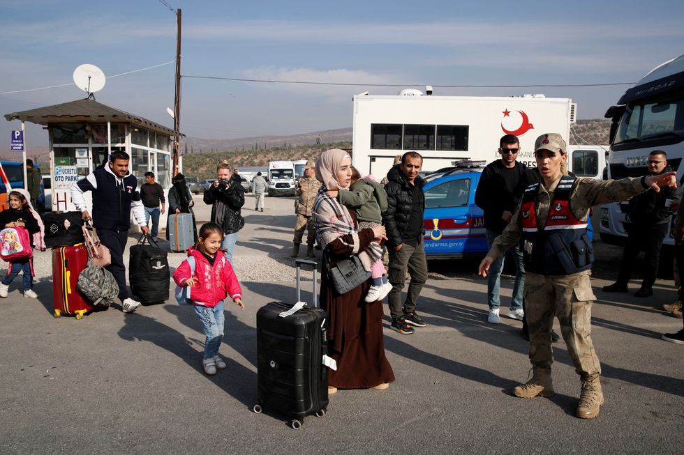 Syrians at border crossing