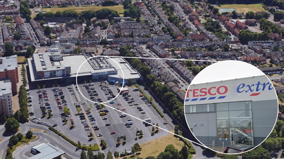 Tesco Extra on Portman Road in Reading