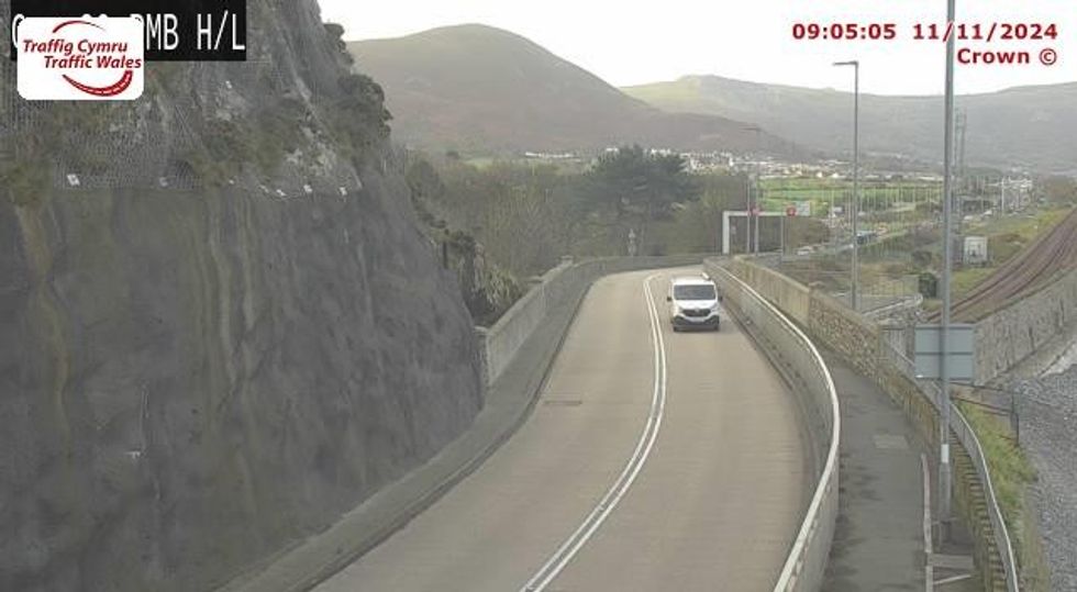 The eastbound approach to Penmaenbach Headland Westu200b