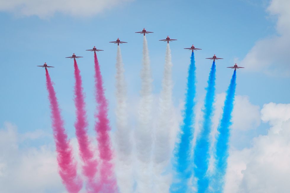 The red arrows at the Queen's Jubilee