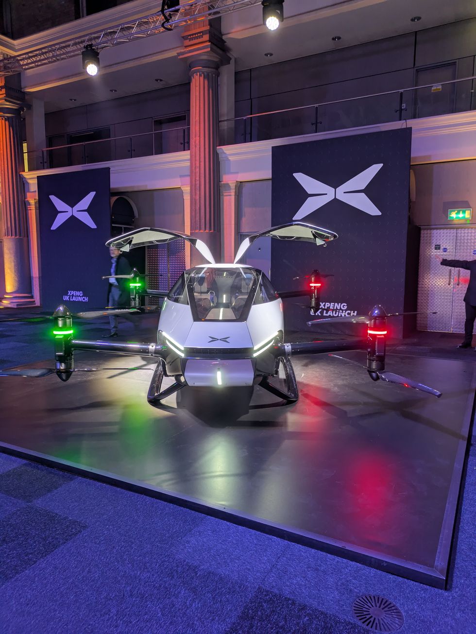 The Xpeng eVTOL X2 flying caru200b