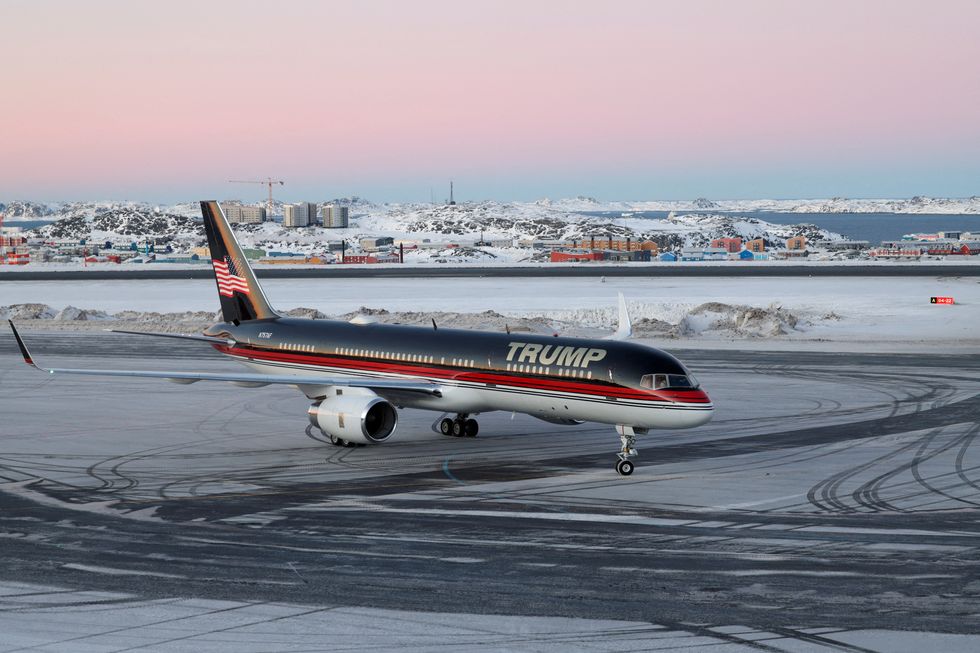 Trump jet in Greenland