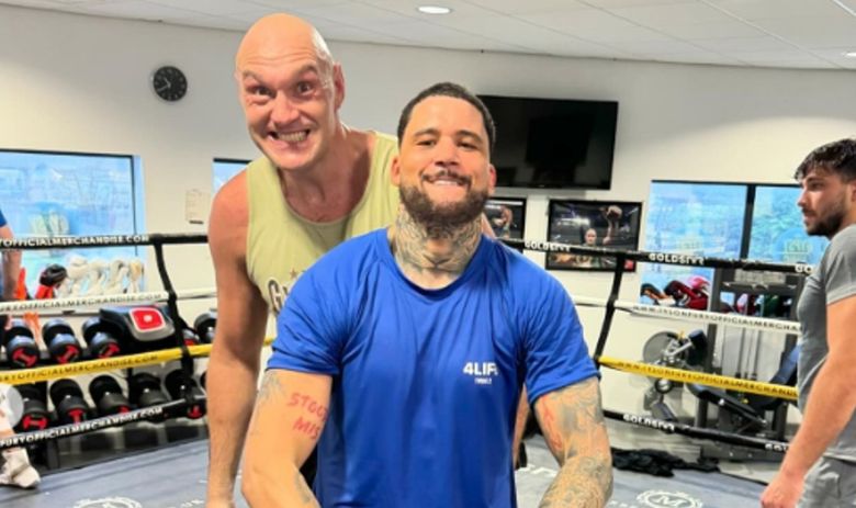 Tyson Fury looks leaner than ever in new snaps ahead of epic Oleksandr Usyk  fight