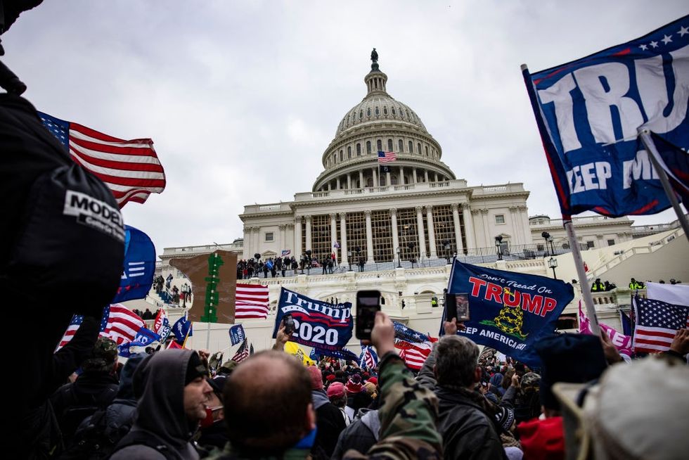 u200b Pro-Trump supporters storm the US Capitol