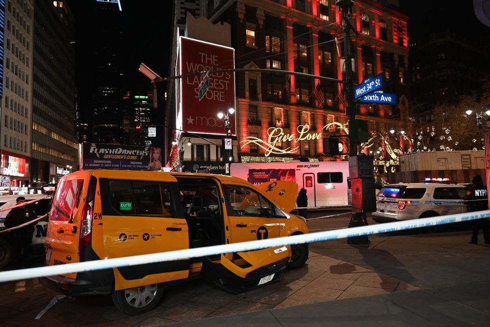 u200bA police cordon has been erected in Herald Square