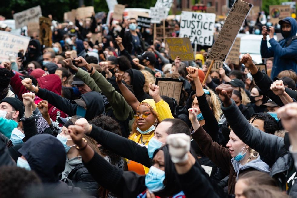 u200bAt leadt 27 police officers were hurt during the protests in London.