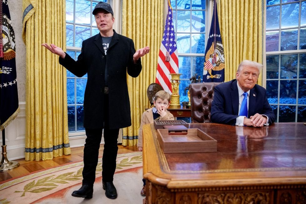 u200bElon Musk in White House with Donald Trump