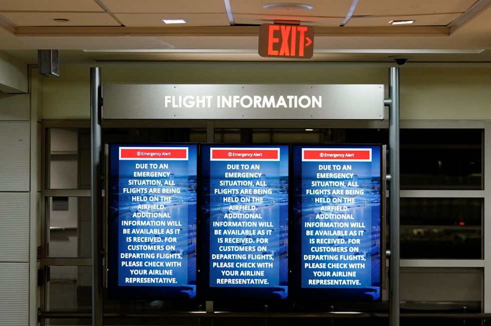 u200bEmergency alert is displayed on screens at Ronald Reagan National Airport