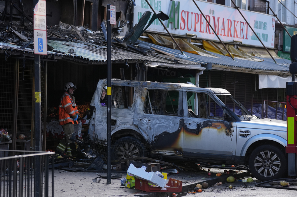 u200bEyewitnesses said a car ramed into the supermarket